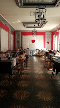 Atmosphère du Restaurant Le Globe à Cosne-d'Allier - n°4