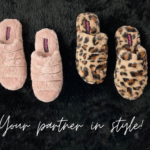 Shoe Store «SHOE TIME & SHOE TREND», reviews and photos, 3021 Freedom Dr, Charlotte, NC 28208, USA