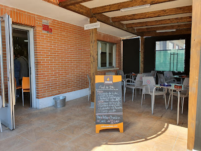 Restaurante  Aquí mismo  - C. Titanio, 6, 47012 Valladolid, Spain