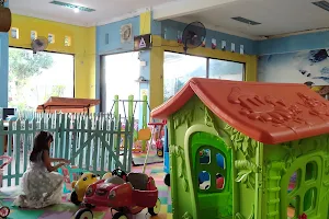 Paradise Playground And Cafe image