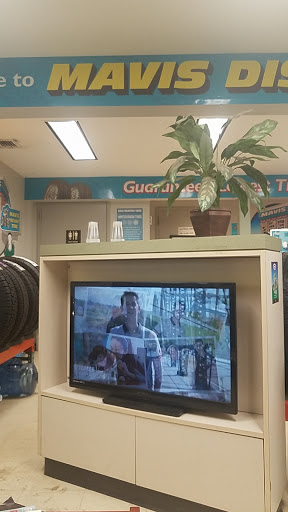 Tire Shop «Mavis Discount Tire», reviews and photos, 680 Freedom Plains Rd, Poughkeepsie, NY 12603, USA