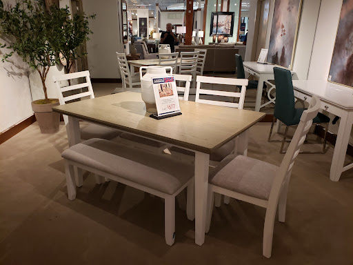 Furniture Store «Rooms To Go & Rooms To Go Kids Furniture Store - Miami International (Doral)», reviews and photos, 10623 NW 12th St, Doral, FL 33172, USA