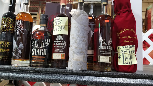 Liquor Store «Holiday Depot Liquor», reviews and photos, 6520 Randol Mill Rd, Fort Worth, TX 76112, USA