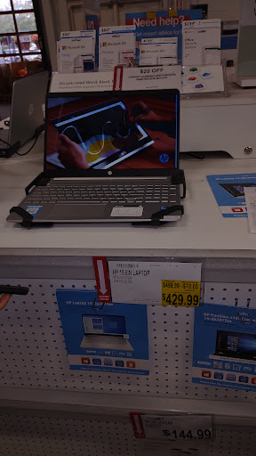 Shopping Mall «Aquidneck Shopping Centre», reviews and photos, 77 E Main Rd, Middletown, RI 02842, USA