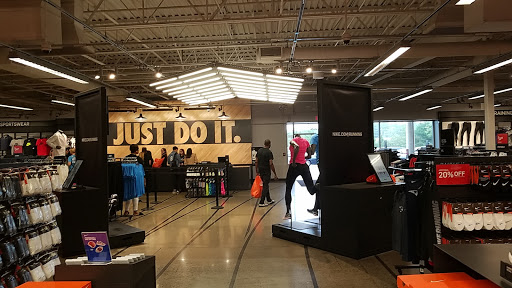 Sporting Goods Store «Nike Factory Store», reviews and photos, 1 Outlet Blvd #600, Wrentham, MA 02093, USA