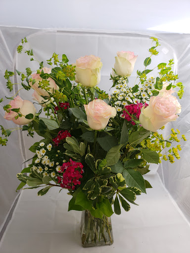 Florist «Pretty Petals Florist», reviews and photos, 6865 S Elati St, Littleton, CO 80120, USA
