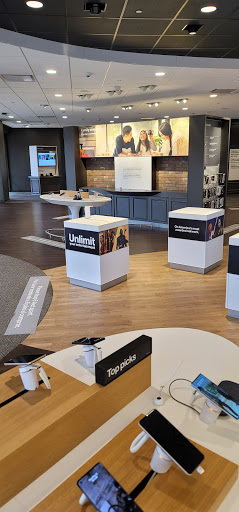 Cell Phone Store «Verizon», reviews and photos, 4900 Belt Line Rd, Dallas, TX 75254, USA