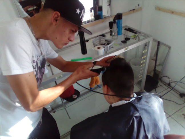 Opiniones de Dominican Chilean Barber Shop en San Joaquín - Barbería