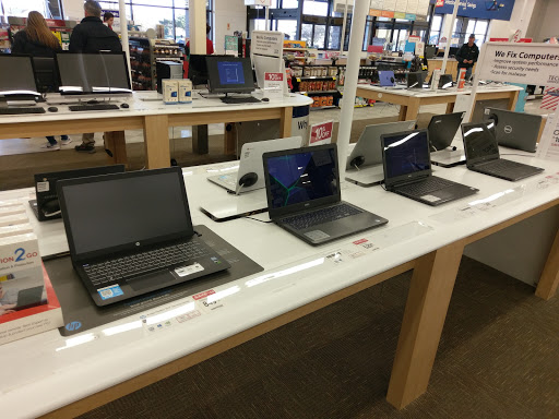 Office Supply Store «OfficeMax», reviews and photos, 145 E Auburn Rd, Rochester Hills, MI 48307, USA