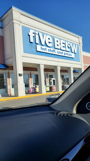Variety Store «Five Below», reviews and photos, 1260 Old Country Rd, Westbury, NY 11590, USA