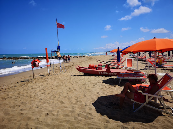 Marina di Chieuti Beach
