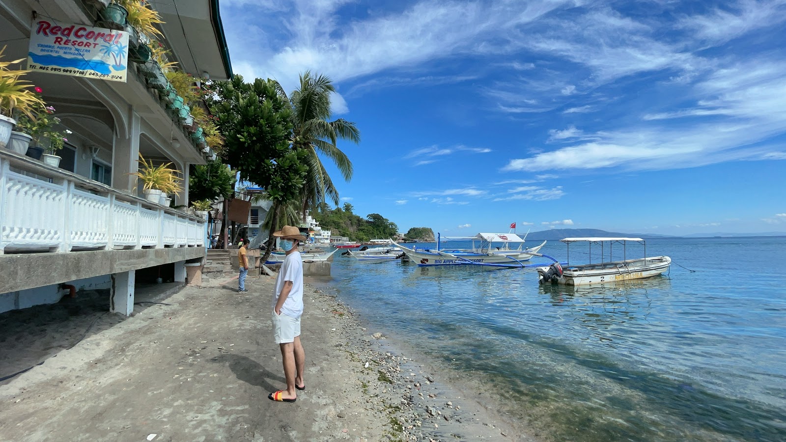 Foto von Sabang Beach und die siedlung