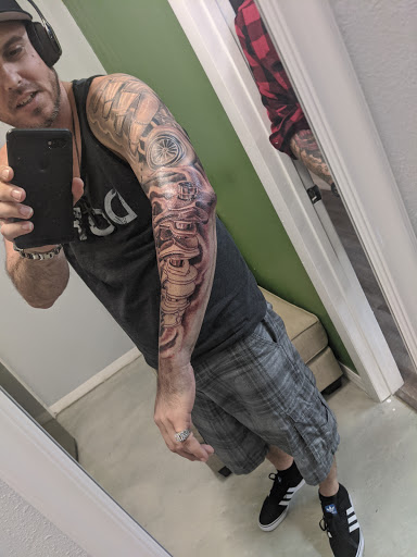 Tattoo Shop «Legacy Blue Tattoo Studio», reviews and photos, 39318 US Hwy 19 N, Tarpon Springs, FL 34689, USA