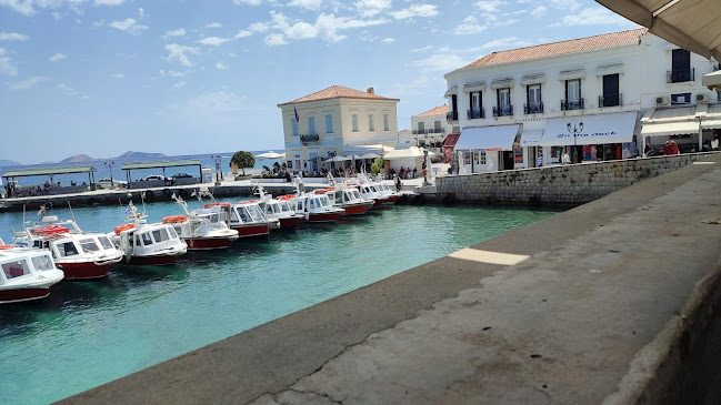 Roussos - Σπέτσες