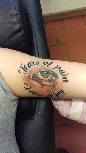 Tattoo Shop «Untouchable Ink», reviews and photos, 204 S Spring Garden Ave, DeLand, FL 32720, USA