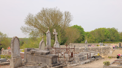 Cimetière à Duvy
