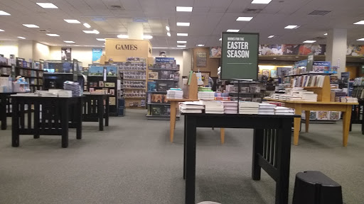 Book Store «Barnes & Noble», reviews and photos, 800 Settlers Ridge Center Dr, Pittsburgh, PA 15205, USA