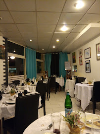 Atmosphère du Restaurant français Le Petit Louis à Saulx-les-Chartreux - n°1