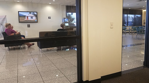 Ford Dealer «Holmes Tuttle Ford Auto Mall Tucson», reviews and photos, 660 W Auto Mall Dr, Tucson, AZ 85705, USA