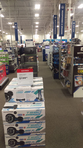 Electronics Store «Best Buy», reviews and photos, 350 W Army Trail Rd, Bloomingdale, IL 60108, USA