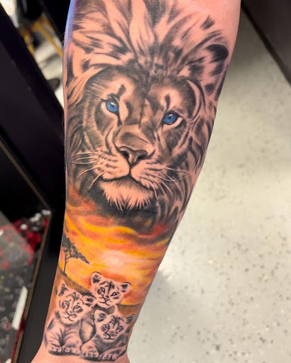 Explore mom of 3 tattoo ideas, creative tattoo ideas in Sterling Heights, available at Roar Tattoo