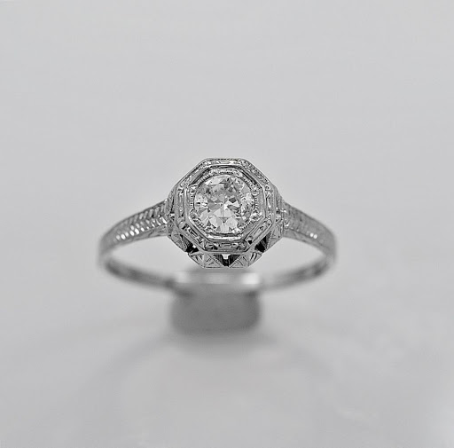 Jewelry Store «Gesner Estate Jewelry», reviews and photos, 1600 W Bay Dr, Largo, FL 33770, USA