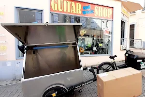 Guitar Box image