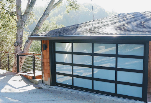R&Q Overhead Doors image