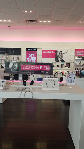 Cell Phone Store «T-Mobile», reviews and photos, 1353 W Mill St #101, San Bernardino, CA 92410, USA