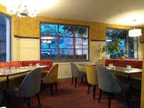 Atmosphère du Restaurant Brasserie du Cerf à Senlis - n°3