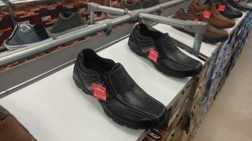 Shoe Store «SKECHERS Factory Outlet», reviews and photos, 1201 Airport Fwy #185, Euless, TX 76040, USA