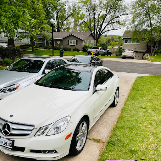 Used Car Dealer «Autobahn», reviews and photos, 1111 Westport Rd, Kansas City, MO 64111, USA