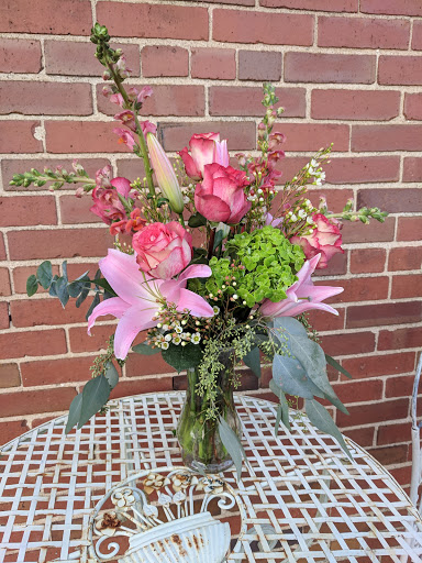 Florist «Buss Flower Shop», reviews and photos, 322 N Milwaukee Ave, Libertyville, IL 60048, USA