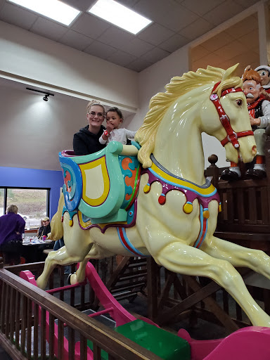 Shopping Mall «Evergreen Shopping Center», reviews and photos, 5015 Tacoma Mall Blvd, Tacoma, WA 98409, USA