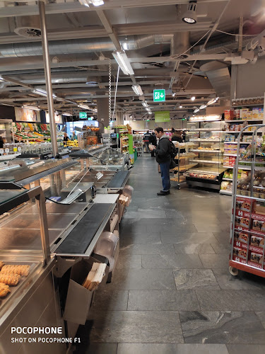 Kommentare und Rezensionen über Coop Supermarkt Basel Bahnhof SBB