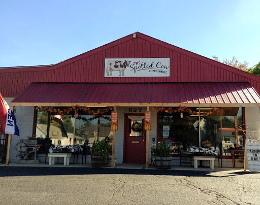 Spotted Cow Coffeehouse, 927 N Main St, Urbana, OH 43078, USA, 