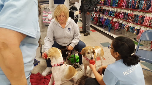 Pet Supply Store «Petco Animal Supplies», reviews and photos, 60 E Golf Rd, Schaumburg, IL 60173, USA