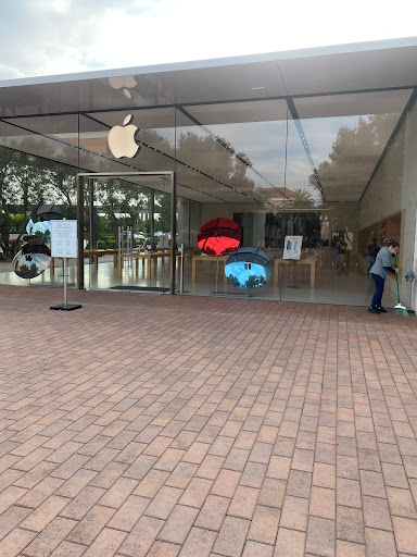 Computer Store «Apple Irvine Spectrum Center», reviews and photos, 763 Spectrum Center Dr, Irvine, CA 92618, USA
