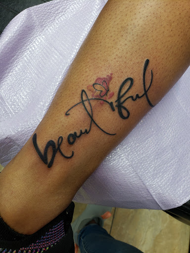 Tattoo Shop «Konkrete Jungle Kustom Tattoo», reviews and photos, 6590 Old Waterloo Rd, Elkridge, MD 21075, USA