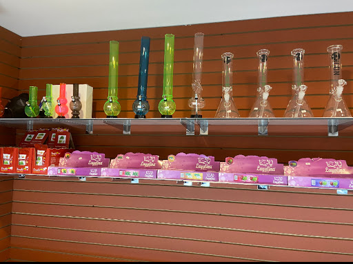 Tobacco Shop «Gold Leaf Tobacconist», reviews and photos, 255 Lafayette Rd, Seabrook, NH 03874, USA