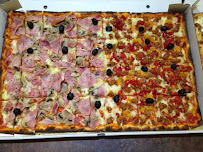 Photos du propriétaire du Pizzas à emporter Mamamia pizza Puzzi Lionel à Lanarce - n°5