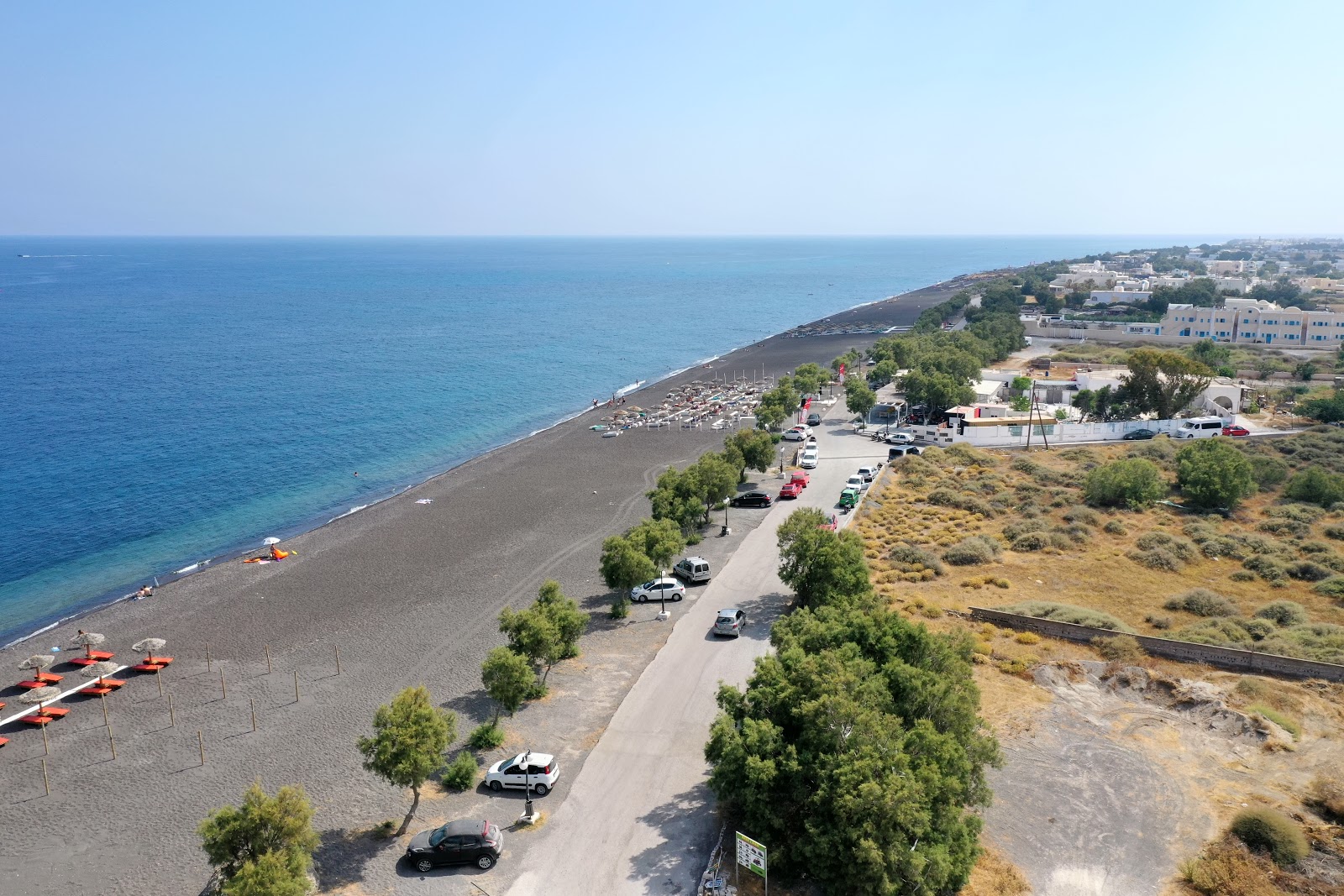 Photo de Plage de Perissa zone des équipements