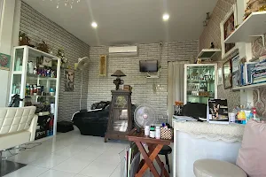 Nana's Hair and Beauty Salon image