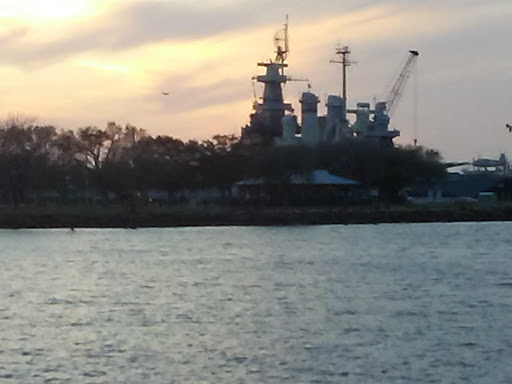 Eclectic Restaurant «Riverboat Landing», reviews and photos, 2 Market St, Wilmington, NC 28401, USA