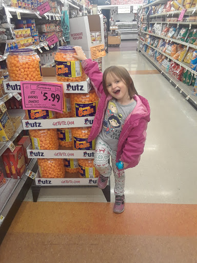 Supermarket «Sureway Supermarkets», reviews and photos, 1126 S Green St, Henderson, KY 42420, USA