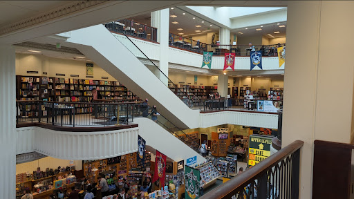 Book Store «Barnes & Noble», reviews and photos, 189 The Grove Dr, Los Angeles, CA 90036, USA