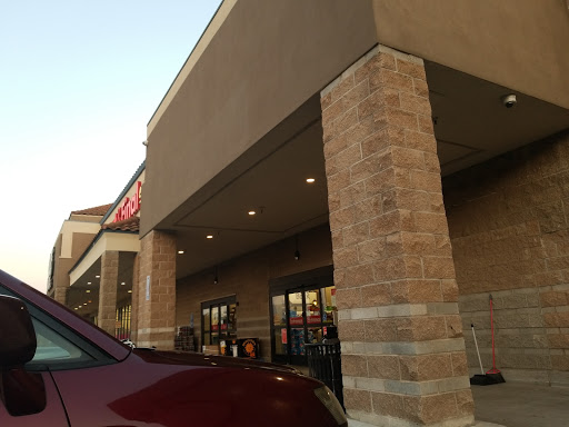 Grocery Store «Smart & Final Extra!», reviews and photos, 250 E 10th St, Gilroy, CA 95020, USA