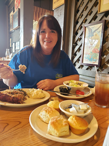 American Restaurant «Cracker Barrel Old Country Store», reviews and photos, 4710 Norrell Dr, Trussville, AL 35173, USA