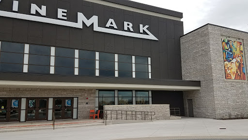 Shopping Mall «Spring Hill Mall», reviews and photos, 1072 Spring Hill Ring Rd, Dundee Township, IL 60118, USA