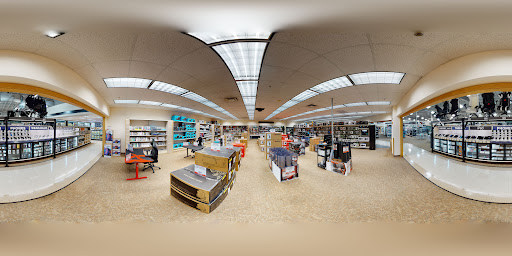 Computer Store «Micro Center», reviews and photos, 2645 N Elston Ave, Chicago, IL 60647, USA